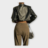 Krátka kožená bunda s kapsami