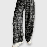 Sada dvoch kusov s V-výstrihom a zodpovedajúcimi nohavicami